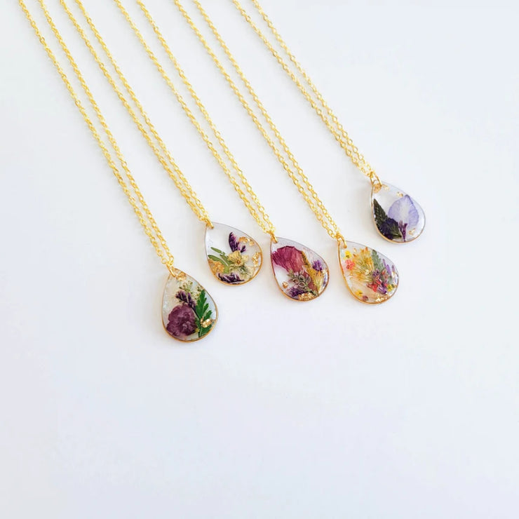 Birth month flower necklace, unique gift for her Birthday, pressed flower necklace, dried flower resin jewelry, botanical jewelry, nature