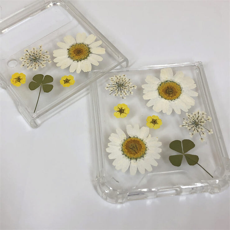 White Daisies + Green Leaf | Bumper Case | Z Flip 3, Z Flip 4, Z Fold 3, Z Fold 4