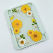 Yellow & White Daisies Tablet Case | iPad Pro | Air 4 5 | Mini 6 | Tab S6/7/8