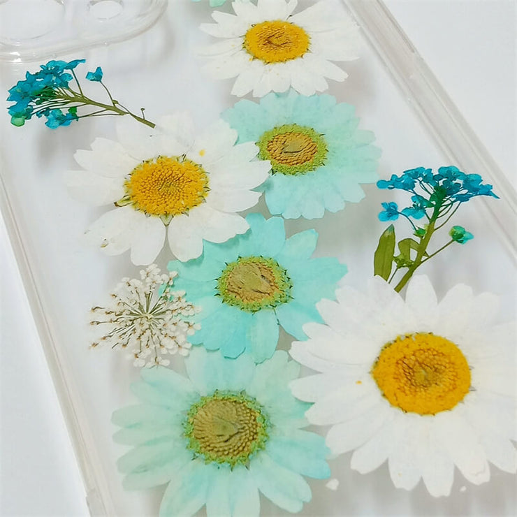 White Green Daisies | with Built-in Magnets | MagSafe | with Camera Lens Protection