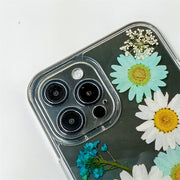 White Green Daisies | with Built-in Magnets | MagSafe | with Camera Lens Protection