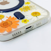 Orange & White Daisy | Built-in Magnets | with MagSafe