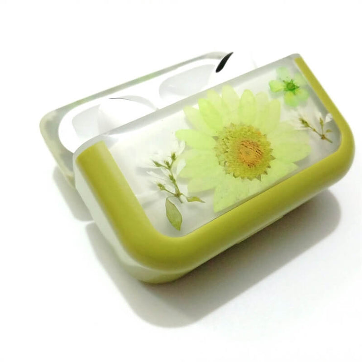 Green Daisy Sorbaria Sorbifolia | Pressed Real Flower | Resin | AirPods